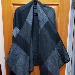 Poncho/shawl